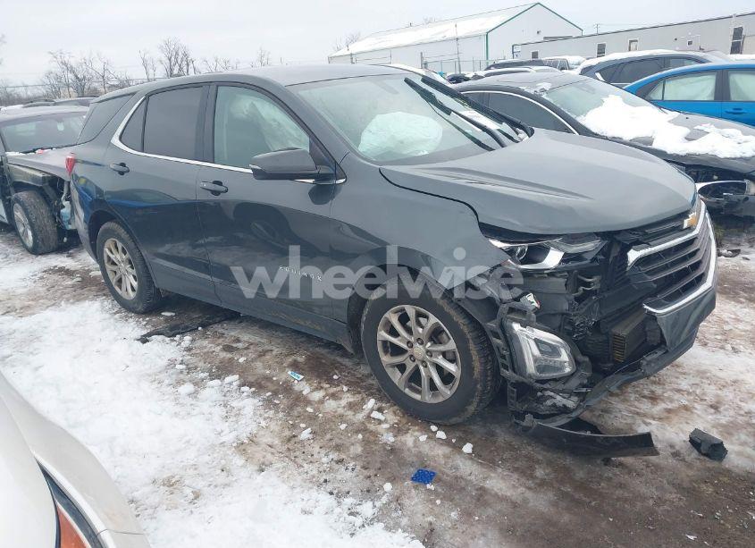 2018 Chevrolet Equinox LT (VIN 2GNAXJEV2J6305879) main photo