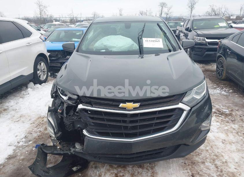 Photo 12 of 2018 Chevrolet Equinox LT (VIN 2GNAXJEV2J6305879)