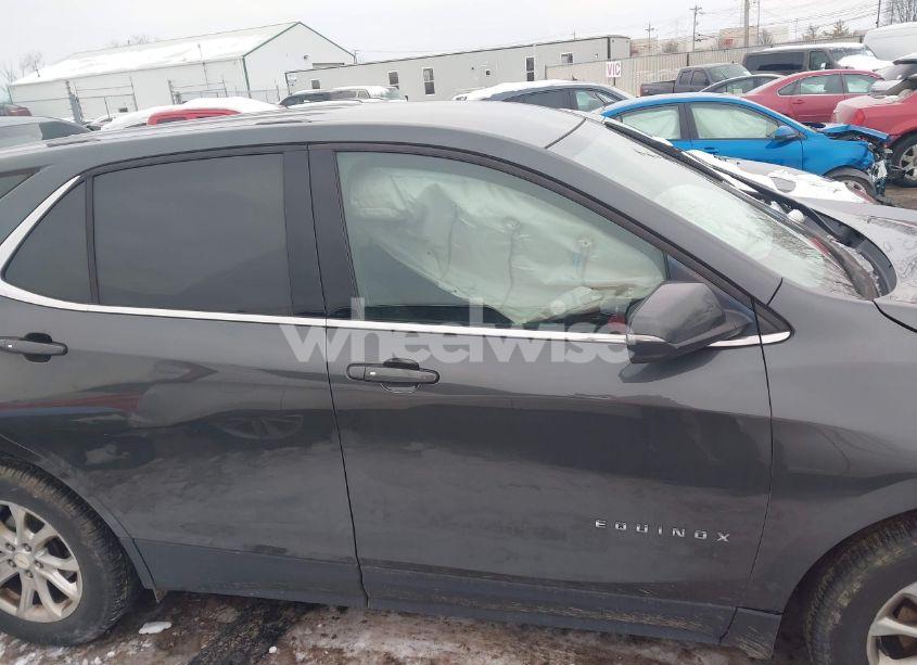 Photo 13 of 2018 Chevrolet Equinox LT (VIN 2GNAXJEV2J6305879)