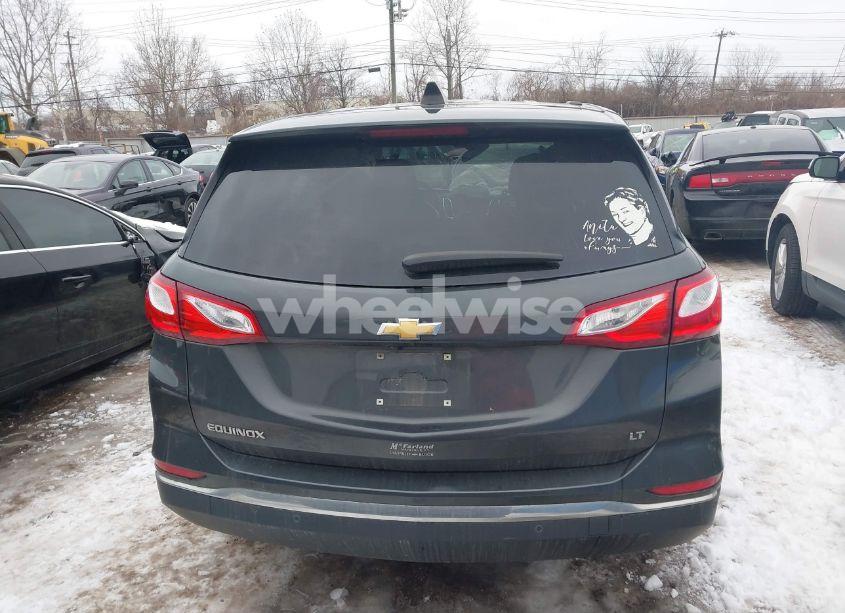 Photo 16 of 2018 Chevrolet Equinox LT (VIN 2GNAXJEV2J6305879)
