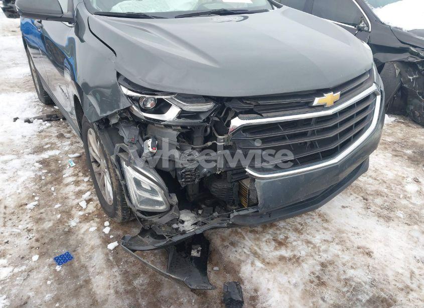 Photo 6 of 2018 Chevrolet Equinox LT (VIN 2GNAXJEV2J6305879)