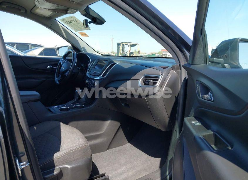 Photo 5 of 2020 Chevrolet Equinox FWD 2FL (VIN 2GNAXJEV2L6100100)