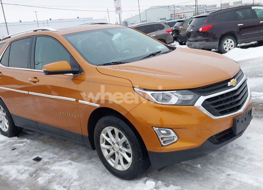 2018 Chevrolet Equinox LT (VIN 2GNAXJEV3J6101723) main photo