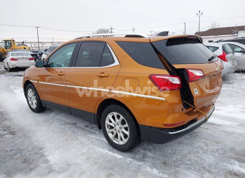 Photo 3 of 2018 Chevrolet Equinox LT (VIN 2GNAXJEV3J6101723)