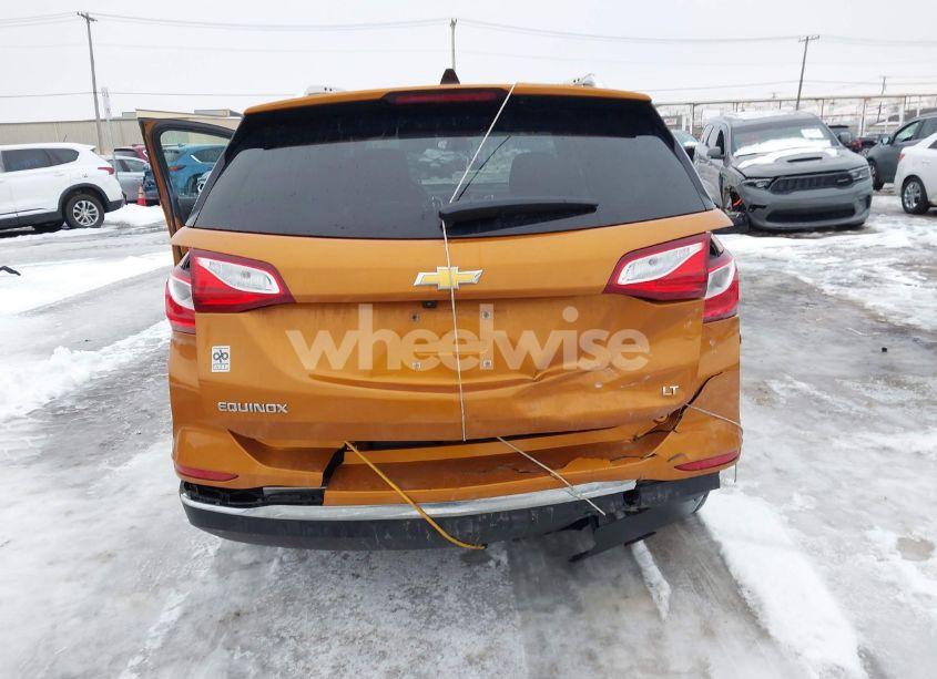 Photo 6 of 2018 Chevrolet Equinox LT (VIN 2GNAXJEV3J6101723)