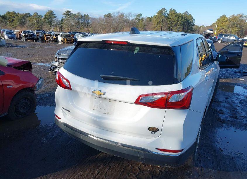 Photo 16 of 2018 Chevrolet Equinox LT (VIN 2GNAXJEV3J6123821)