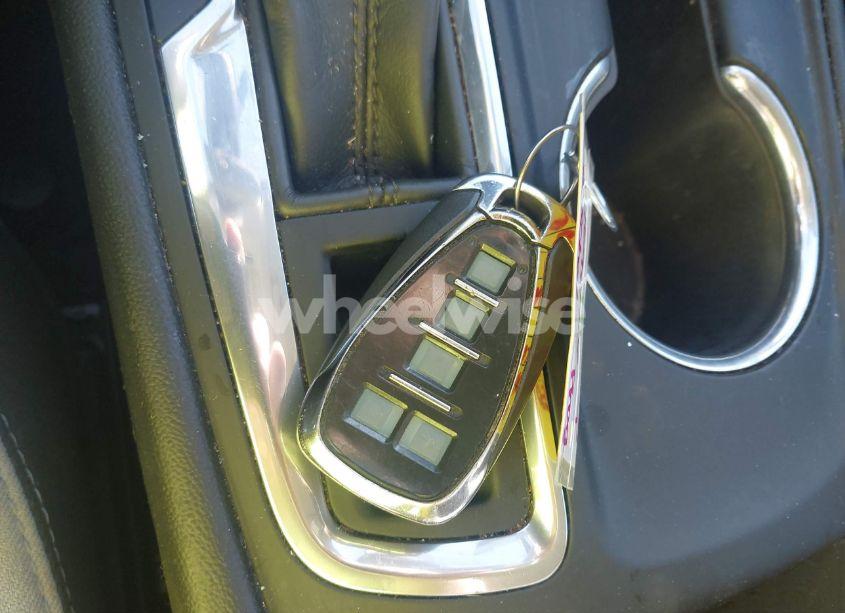 Photo 11 of 2018 Chevrolet Equinox LT (VIN 2GNAXJEV3J6125603)