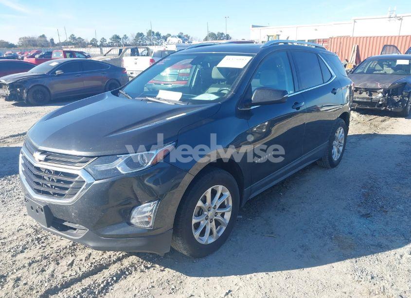 Photo 2 of 2018 Chevrolet Equinox LT (VIN 2GNAXJEV3J6125603)