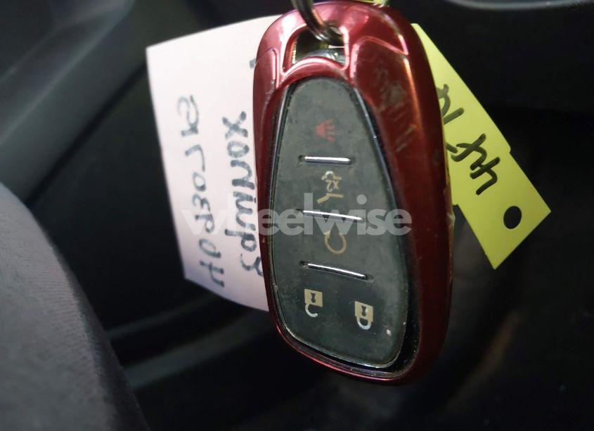 Photo 11 of 2018 Chevrolet Equinox LT (VIN 2GNAXJEV3J6136732)