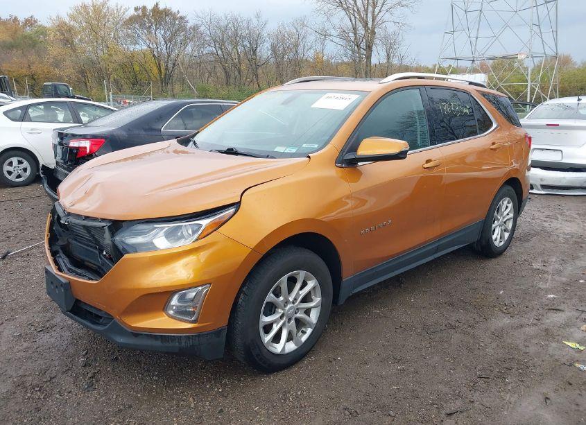 Photo 2 of 2018 Chevrolet Equinox LT (VIN 2GNAXJEV3J6138920)