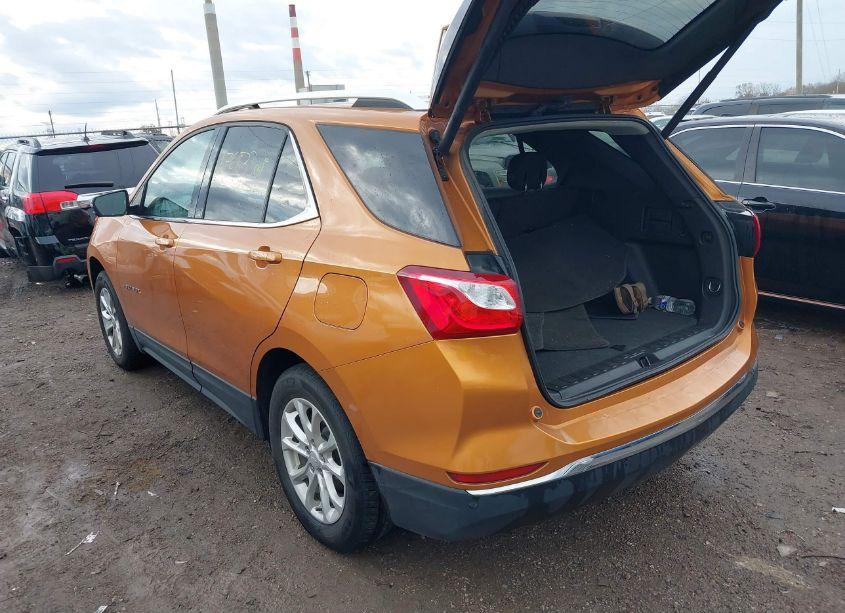 Photo 3 of 2018 Chevrolet Equinox LT (VIN 2GNAXJEV3J6138920)