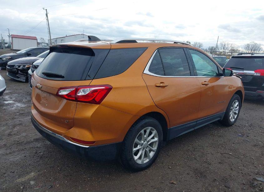 Photo 4 of 2018 Chevrolet Equinox LT (VIN 2GNAXJEV3J6138920)