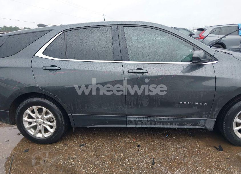 Photo 13 of 2018 Chevrolet Equinox LT (VIN 2GNAXJEV3J6205578)
