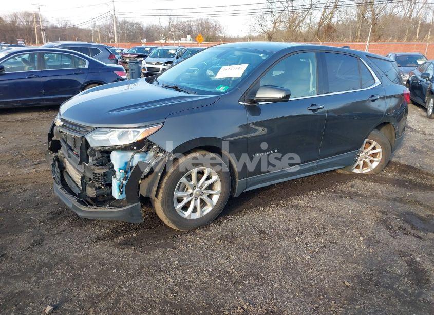 Photo 2 of 2018 Chevrolet Equinox LT (VIN 2GNAXJEV3J6216287)