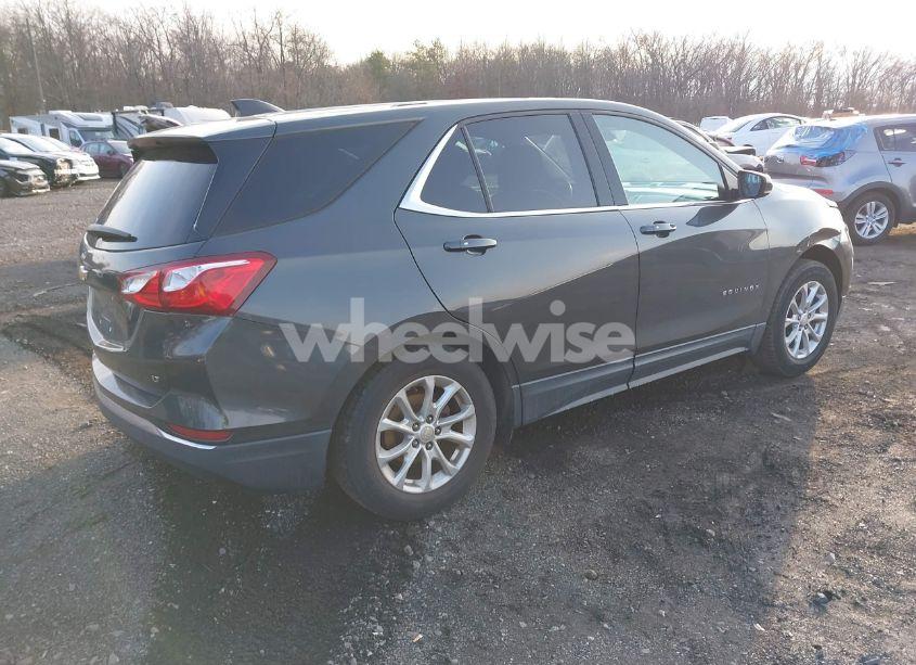 Photo 4 of 2018 Chevrolet Equinox LT (VIN 2GNAXJEV3J6216287)