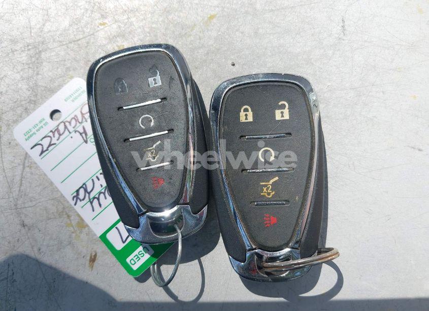 Photo 11 of 2018 Chevrolet Equinox LT (VIN 2GNAXJEV3J6229962)