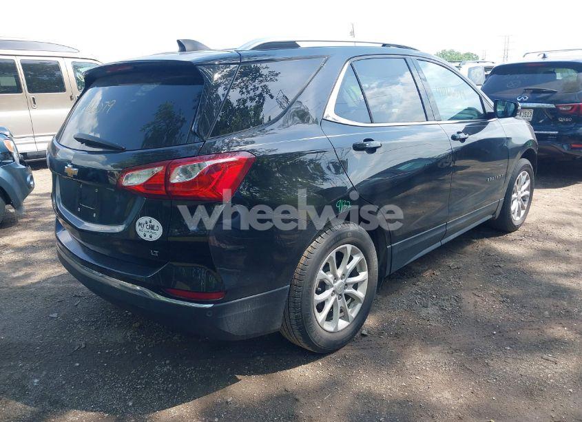 Photo 4 of 2018 Chevrolet Equinox LT (VIN 2GNAXJEV3J6229962)