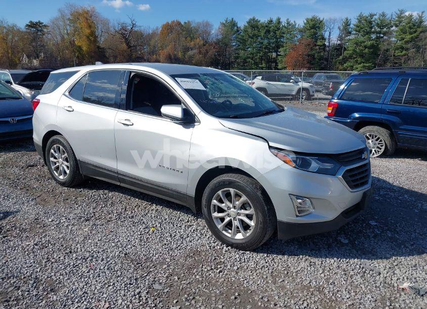 2018 Chevrolet Equinox LT (VIN 2GNAXJEV3J6235602) main photo