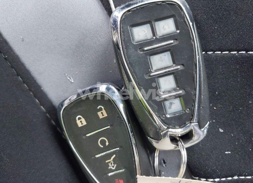 Photo 11 of 2018 Chevrolet Equinox LT (VIN 2GNAXJEV3J6235602)