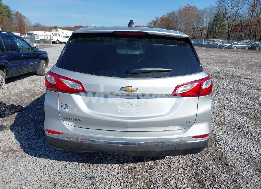 Photo 16 of 2018 Chevrolet Equinox LT (VIN 2GNAXJEV3J6235602)