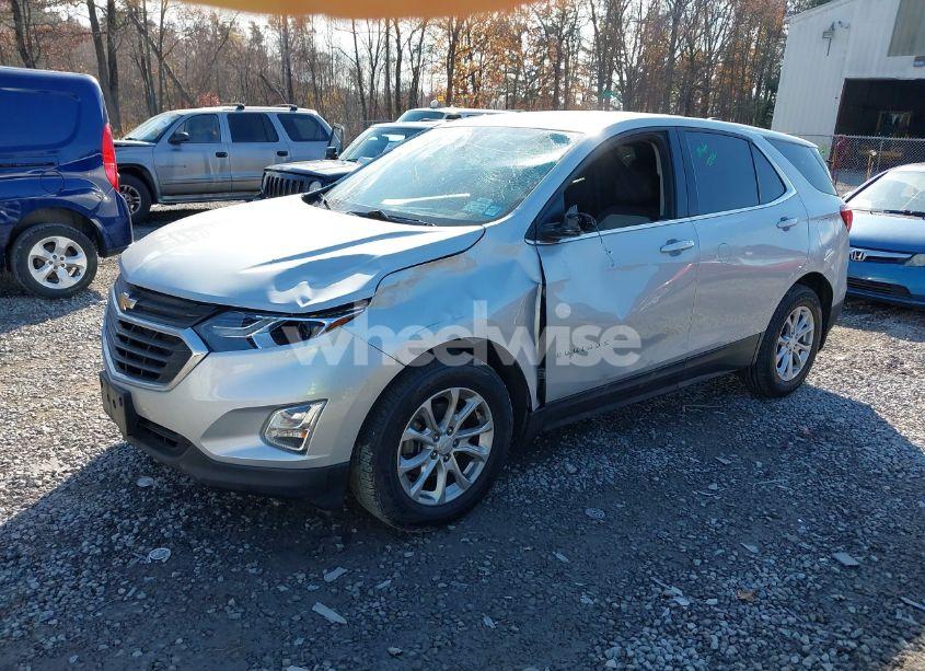 Photo 2 of 2018 Chevrolet Equinox LT (VIN 2GNAXJEV3J6235602)