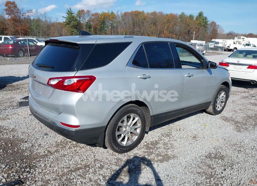 Photo 4 of 2018 Chevrolet Equinox LT (VIN 2GNAXJEV3J6235602)