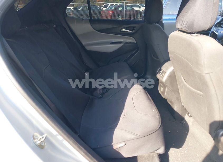 Photo 8 of 2018 Chevrolet Equinox LT (VIN 2GNAXJEV3J6235602)