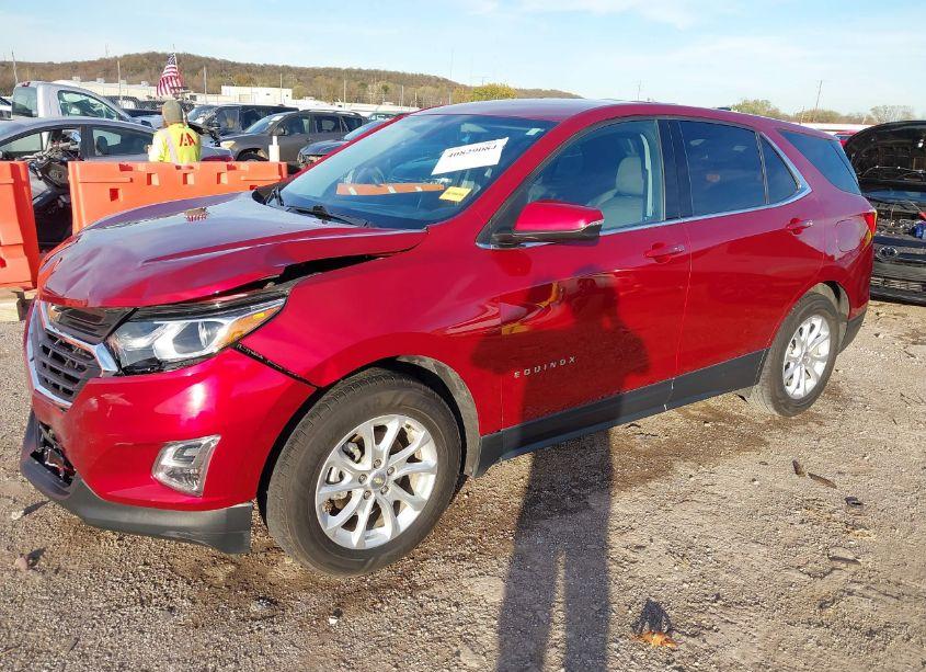 Photo 2 of 2018 Chevrolet Equinox LT (VIN 2GNAXJEV3J6236961)