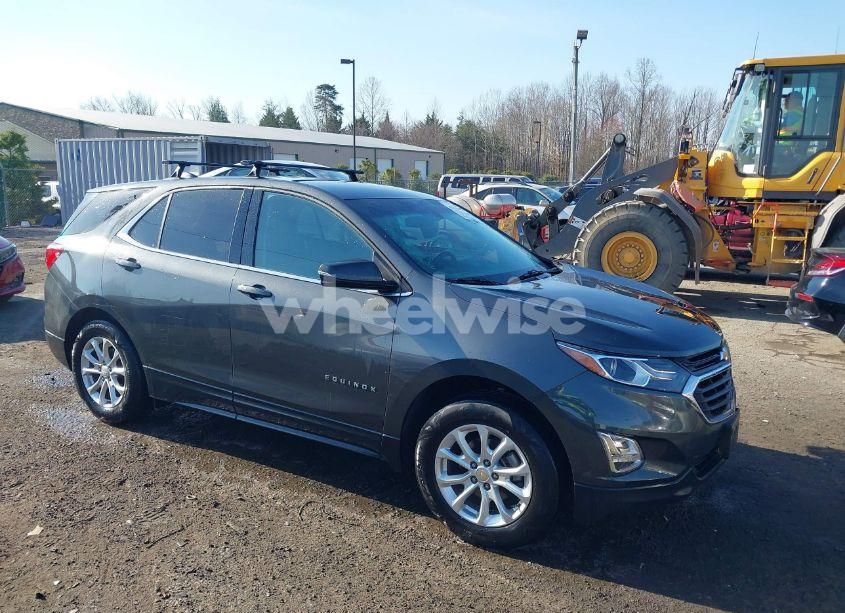 2018 Chevrolet Equinox LT (VIN 2GNAXJEV3J6252397) main photo