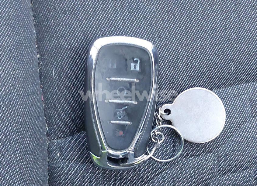 Photo 11 of 2018 Chevrolet Equinox LT (VIN 2GNAXJEV3J6252397)