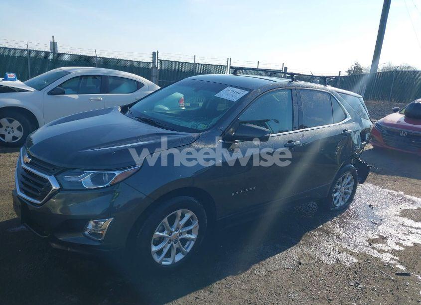 Photo 2 of 2018 Chevrolet Equinox LT (VIN 2GNAXJEV3J6252397)