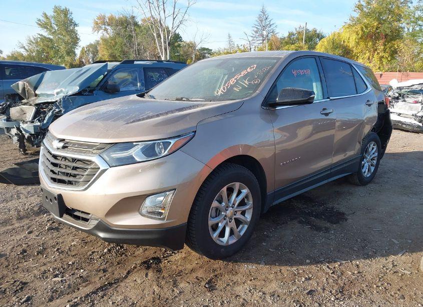 Photo 2 of 2018 Chevrolet Equinox LT (VIN 2GNAXJEV3J6255526)