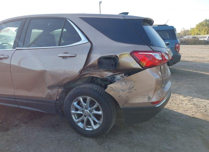 Photo 6 of 2018 Chevrolet Equinox LT (VIN 2GNAXJEV3J6255526)