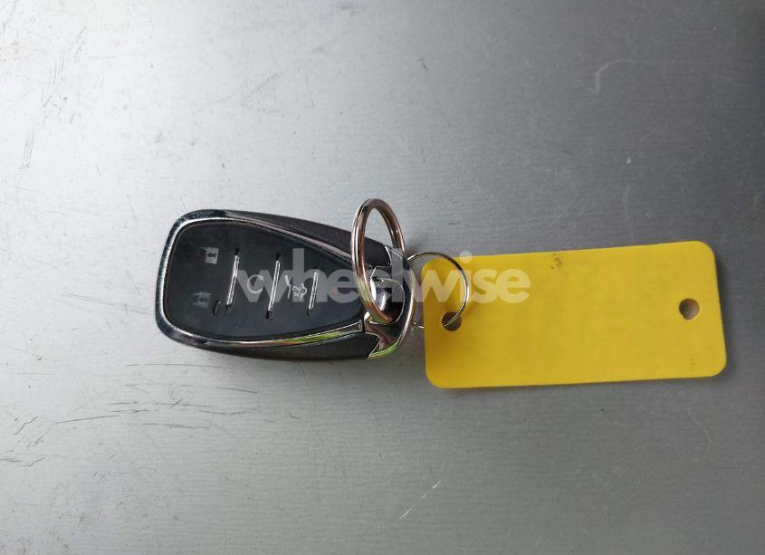 Photo 11 of 2018 Chevrolet Equinox LT (VIN 2GNAXJEV3J6261164)