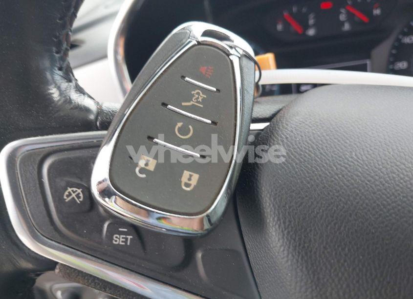 Photo 11 of 2018 Chevrolet Equinox LT (VIN 2GNAXJEV3J6274612)