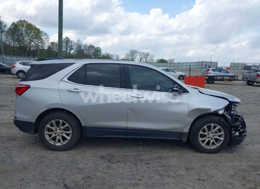 Photo 13 of 2018 Chevrolet Equinox LT (VIN 2GNAXJEV3J6274612)