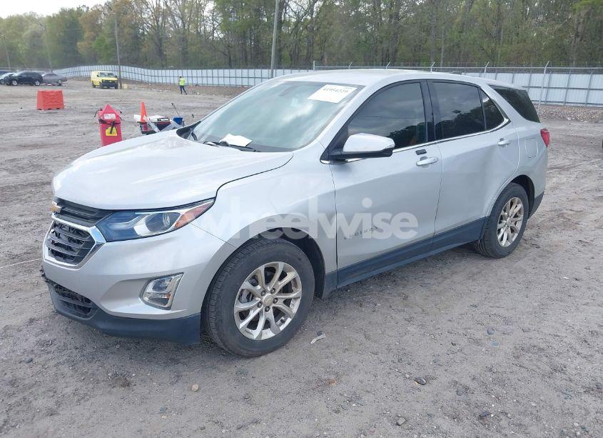 Photo 2 of 2018 Chevrolet Equinox LT (VIN 2GNAXJEV3J6274612)