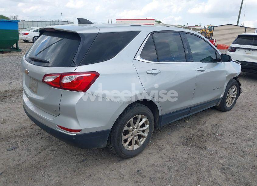 Photo 4 of 2018 Chevrolet Equinox LT (VIN 2GNAXJEV3J6274612)