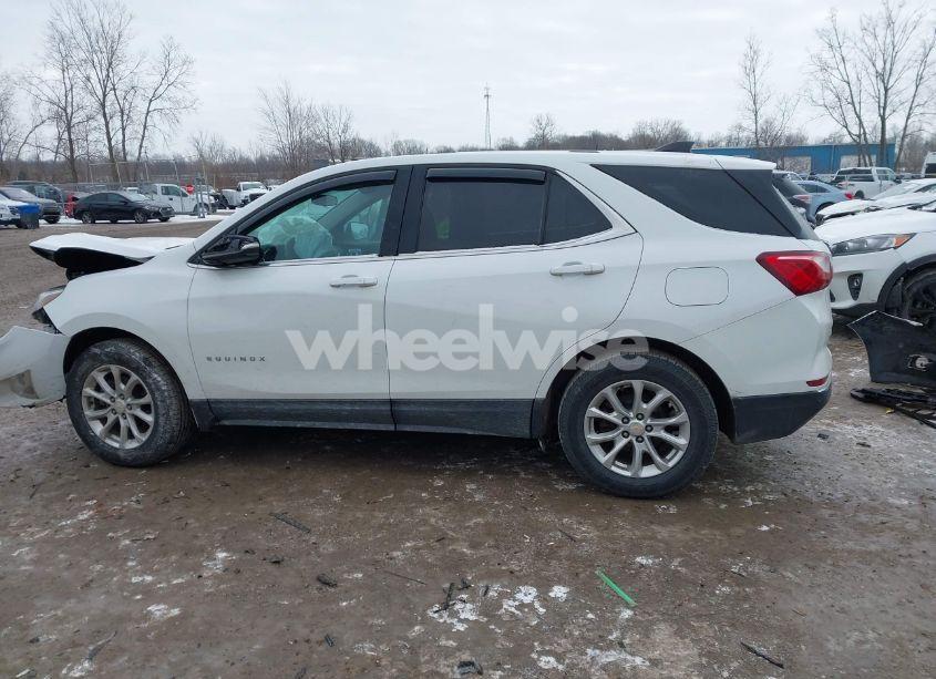 Photo 14 of 2018 Chevrolet Equinox LT (VIN 2GNAXJEV3J6278983)