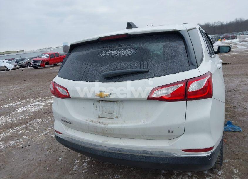 Photo 16 of 2018 Chevrolet Equinox LT (VIN 2GNAXJEV3J6278983)