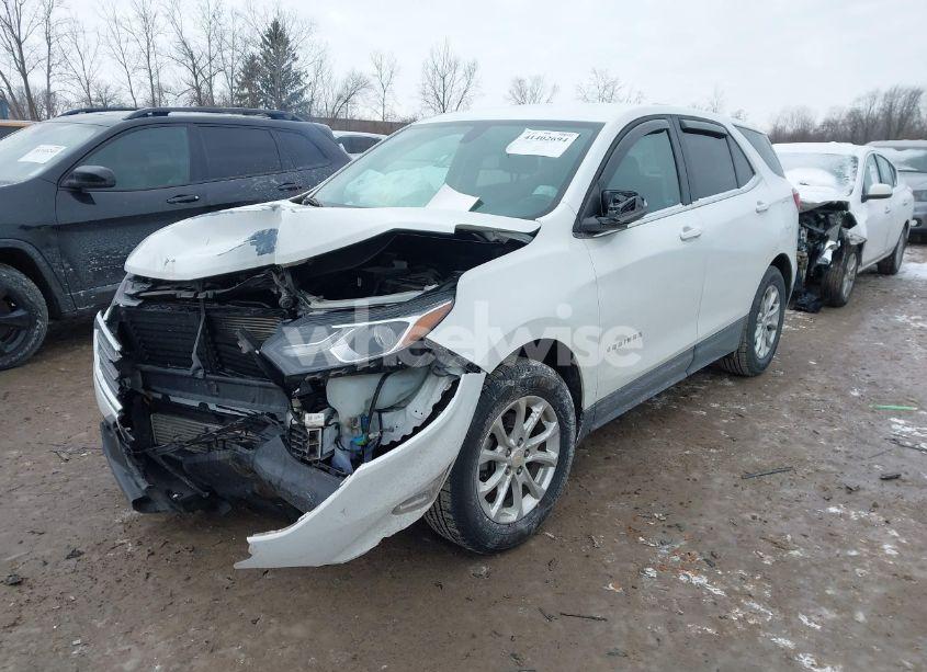 Photo 2 of 2018 Chevrolet Equinox LT (VIN 2GNAXJEV3J6278983)