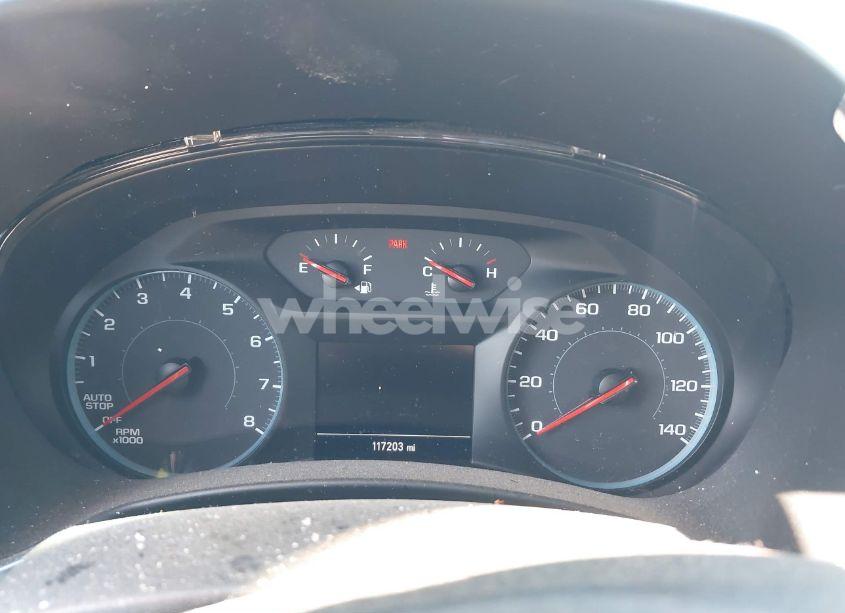 Photo 7 of 2018 Chevrolet Equinox LT (VIN 2GNAXJEV3J6285920)