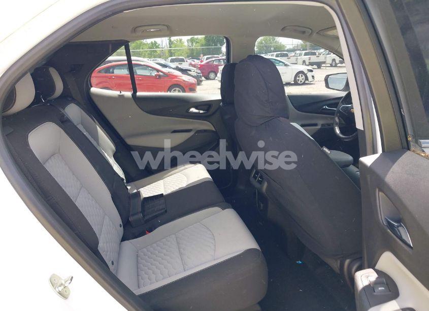 Photo 8 of 2018 Chevrolet Equinox LT (VIN 2GNAXJEV3J6290583)