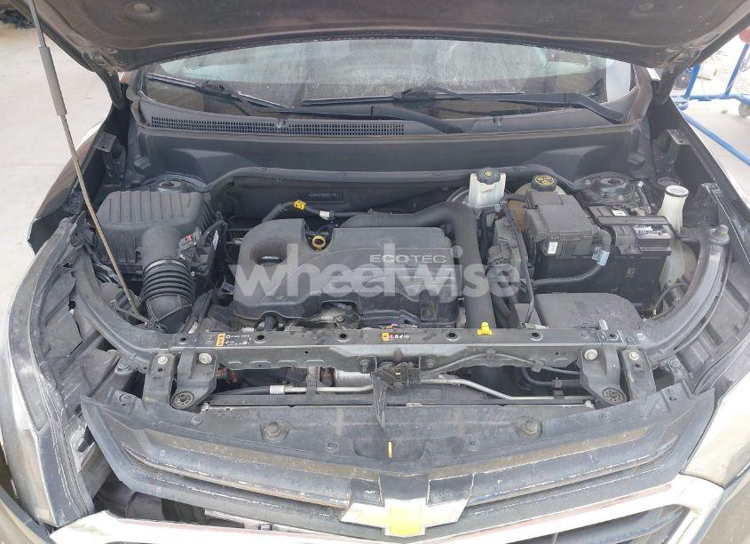 Photo 10 of 2018 Chevrolet Equinox LT (VIN 2GNAXJEV3J6321413)