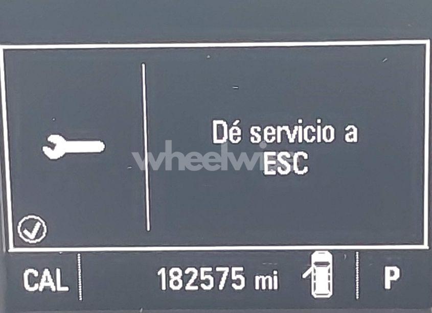 Photo 15 of 2018 Chevrolet Equinox LT (VIN 2GNAXJEV3J6321413)