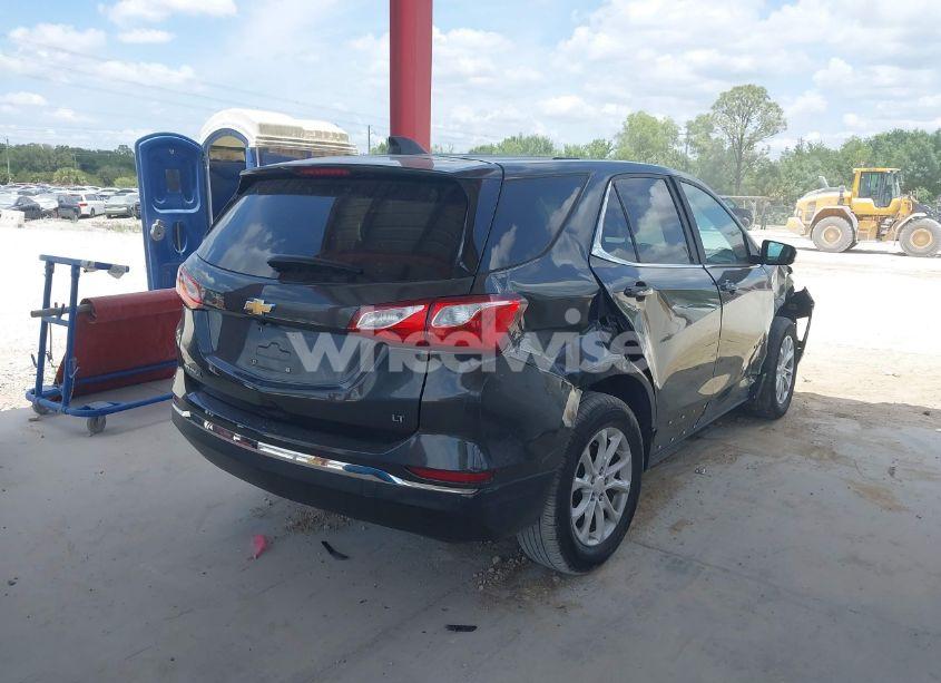 Photo 4 of 2018 Chevrolet Equinox LT (VIN 2GNAXJEV3J6321413)