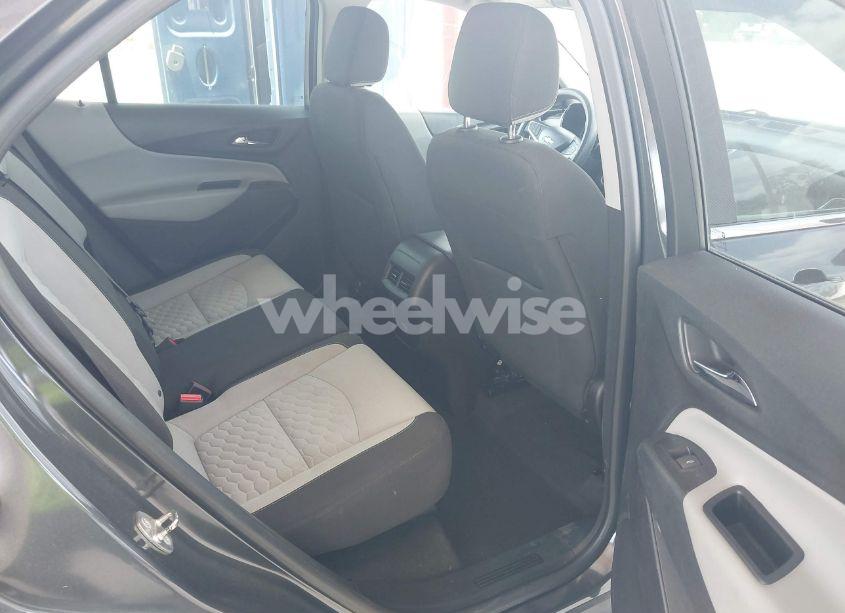 Photo 8 of 2018 Chevrolet Equinox LT (VIN 2GNAXJEV3J6321413)