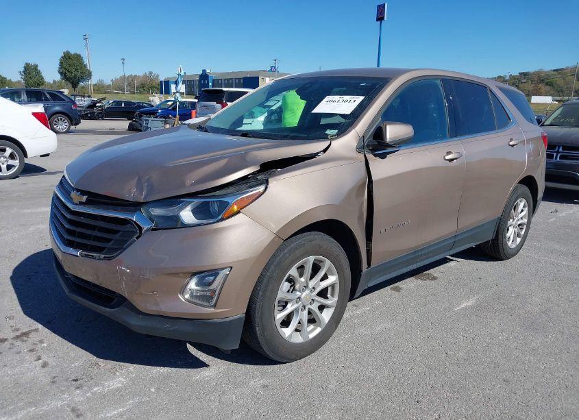 Photo 2 of 2019 Chevrolet Equinox LT (VIN 2GNAXJEV3K6263045)