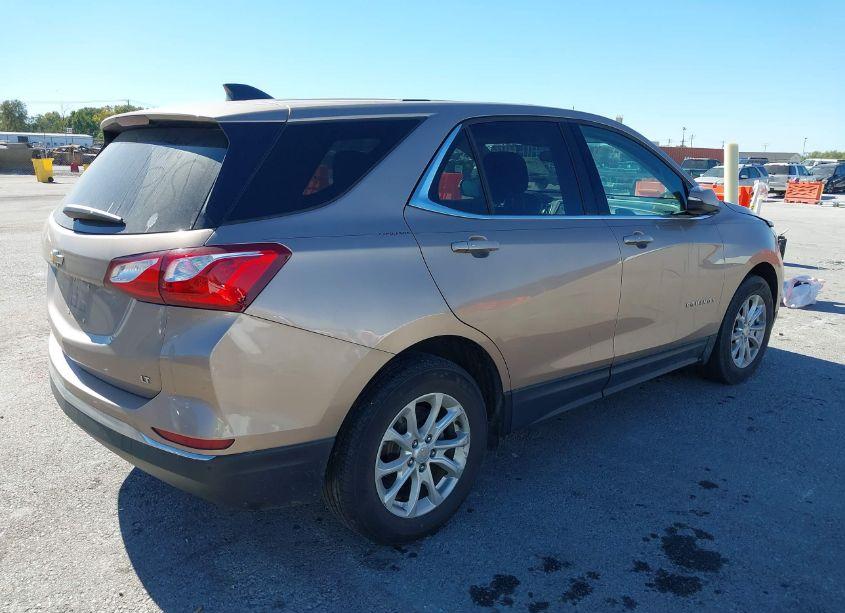 Photo 4 of 2019 Chevrolet Equinox LT (VIN 2GNAXJEV3K6263045)