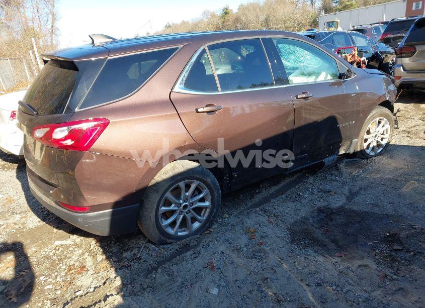Photo 4 of 2020 Chevrolet Equinox FWD 2FL (VIN 2GNAXJEV3L6217426)